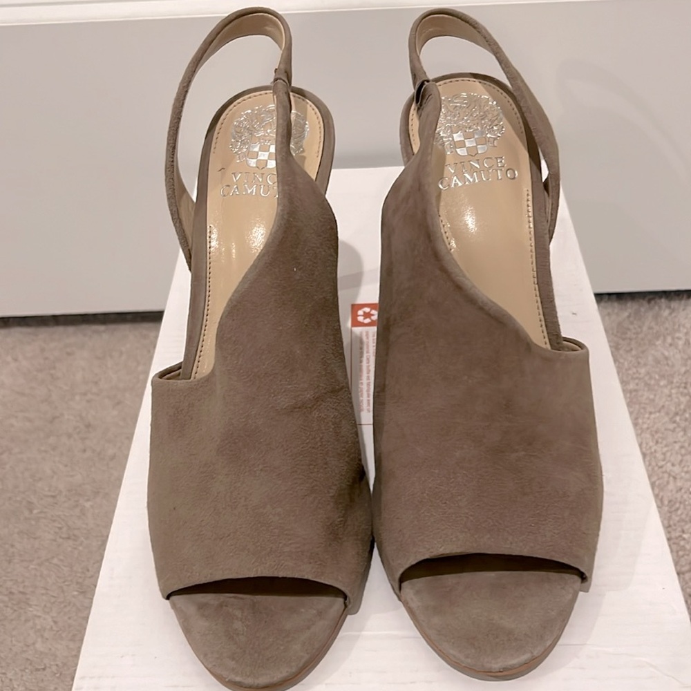 Vince Camuto Crasantha Slingback Heels - Picture 5 of 11